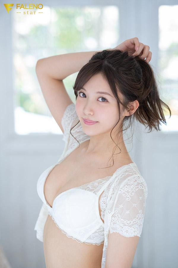 等了超过一年⋯之前Faleno Star的最强新人终于又有片子了！ 番号: